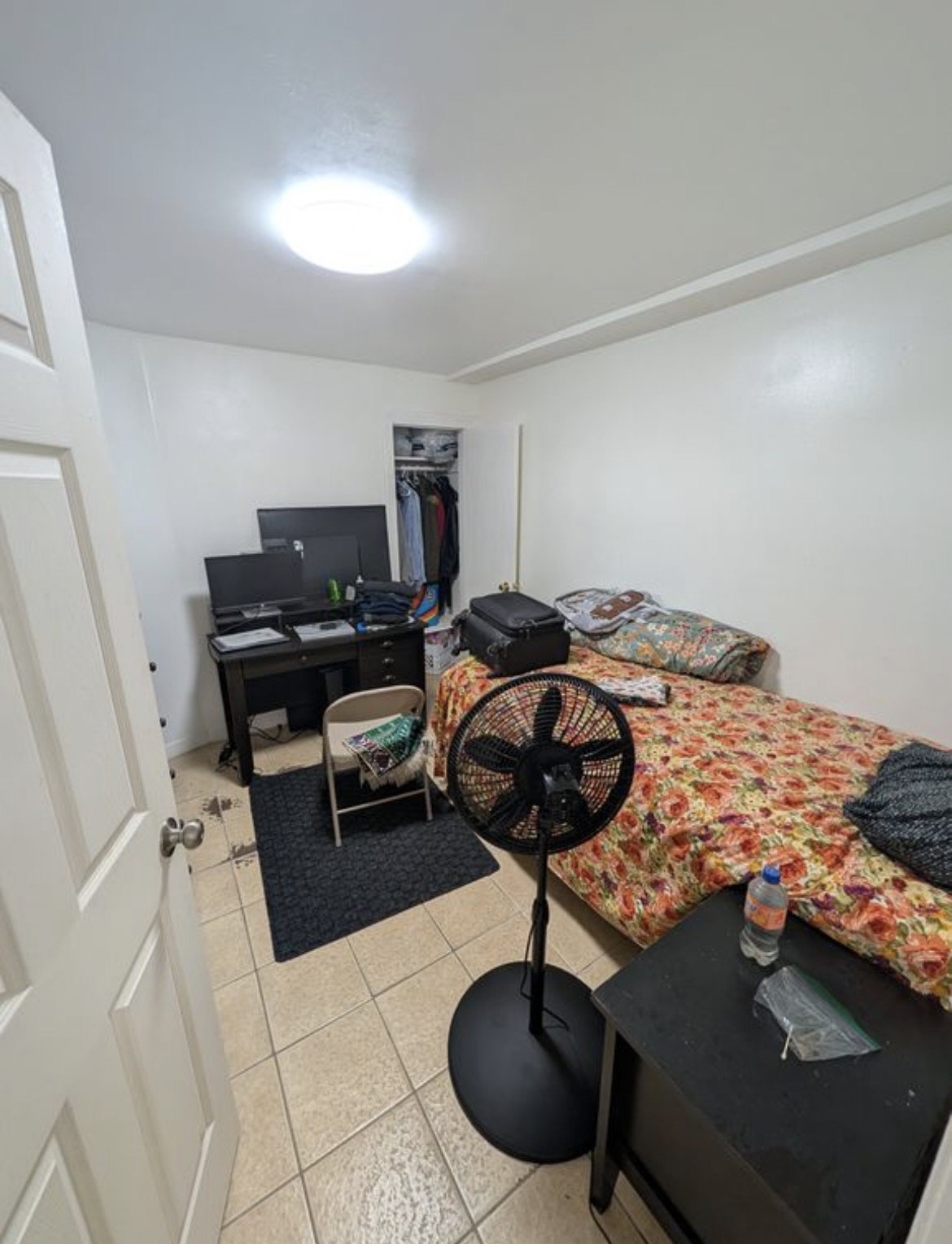 Looking for a quiet and comfortable space to call your own? Our private one bedroom is available for rent. For more information and to schedule a viewing, please contact Habulgord@gmail.com. We look forward to hearing from you.