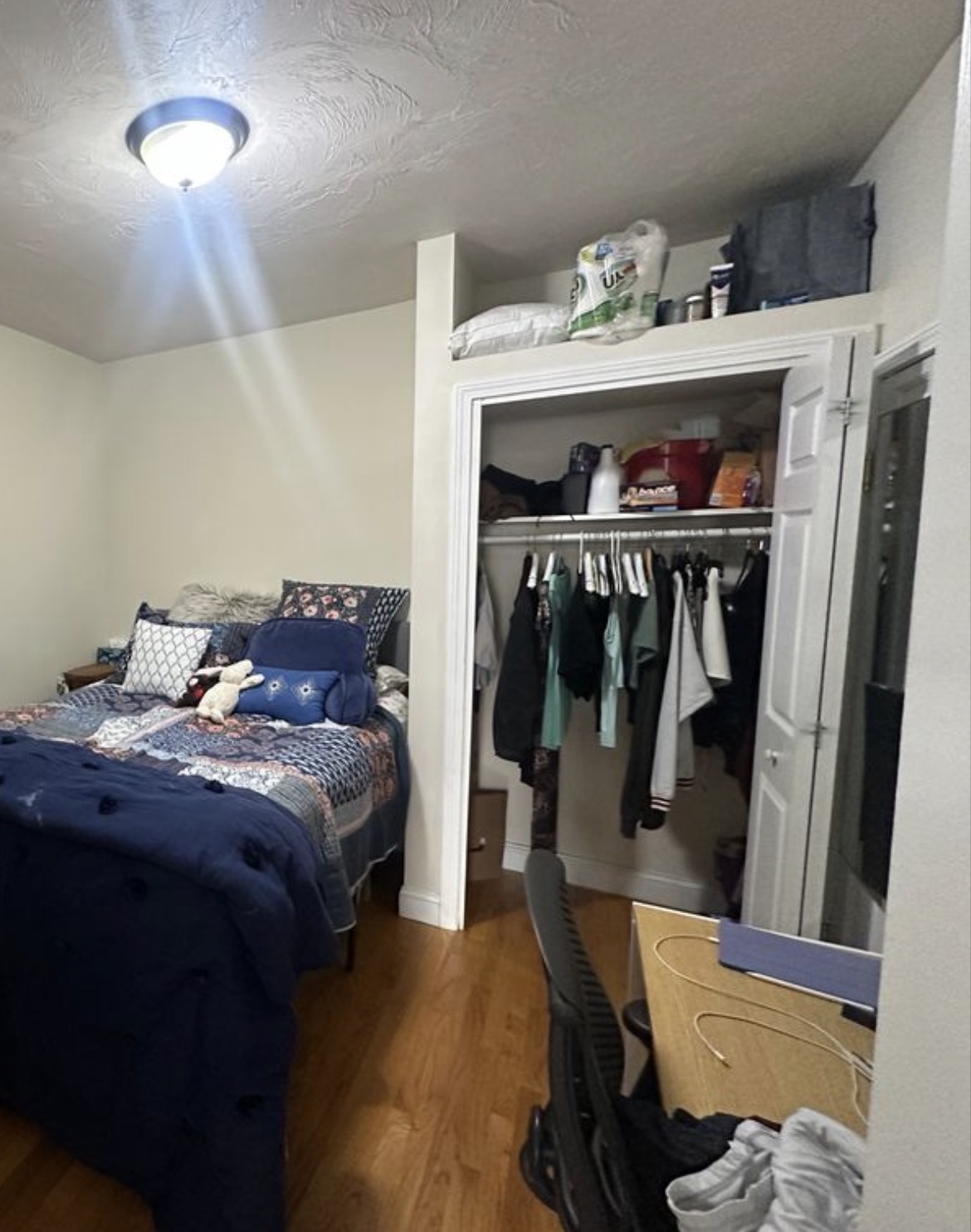 Looking for a peaceful space? We've got you covered! Contact Canhxozz@gmail.com to learn more and schedule a viewing.
