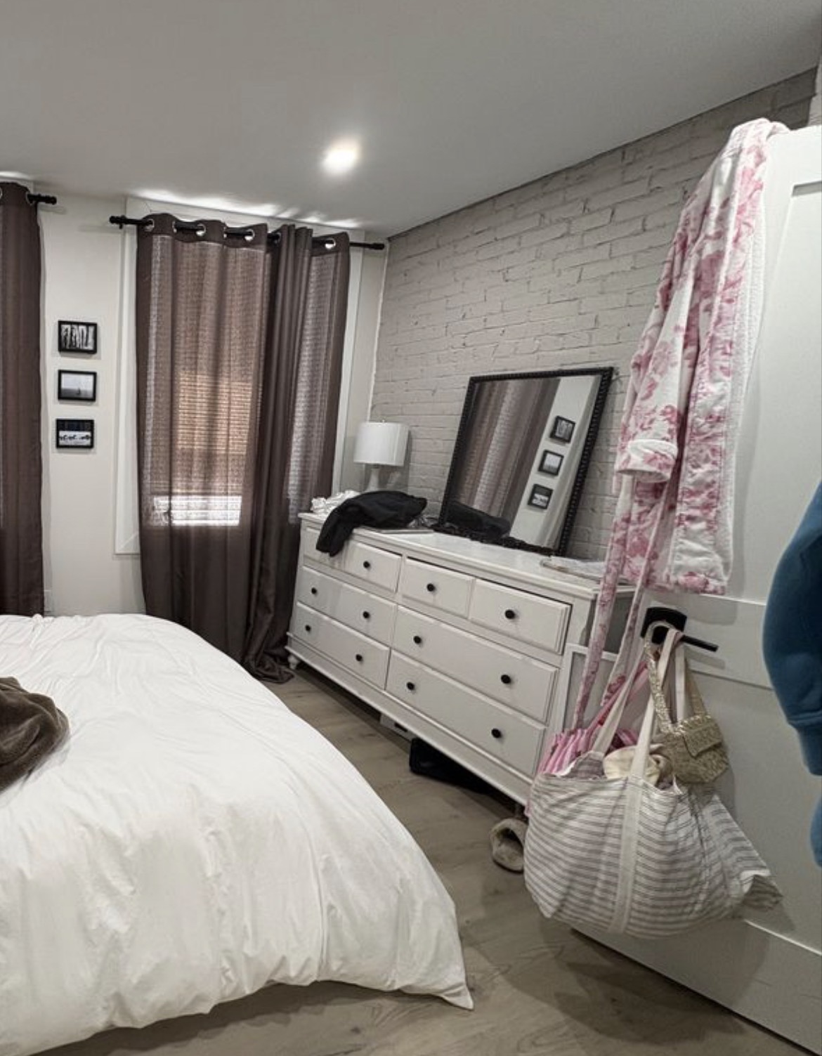My apartment is still available. It is a one bedroom apartment with a dedicated parking. For more information, kindly reach out to me via my email at Higarmat@gmail.com, I will get back to you ASAP.