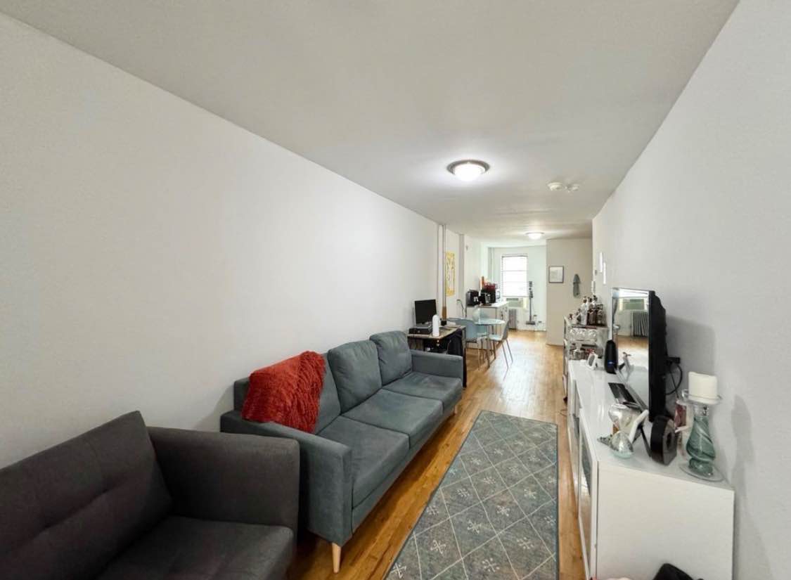 Room rental in Little Italy, Manhattan - entire Room