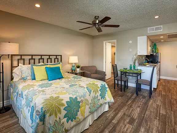 Looking for a peaceful space? We've got you covered! Contact Hablegord@gmail.com to learn more and schedule a viewing.