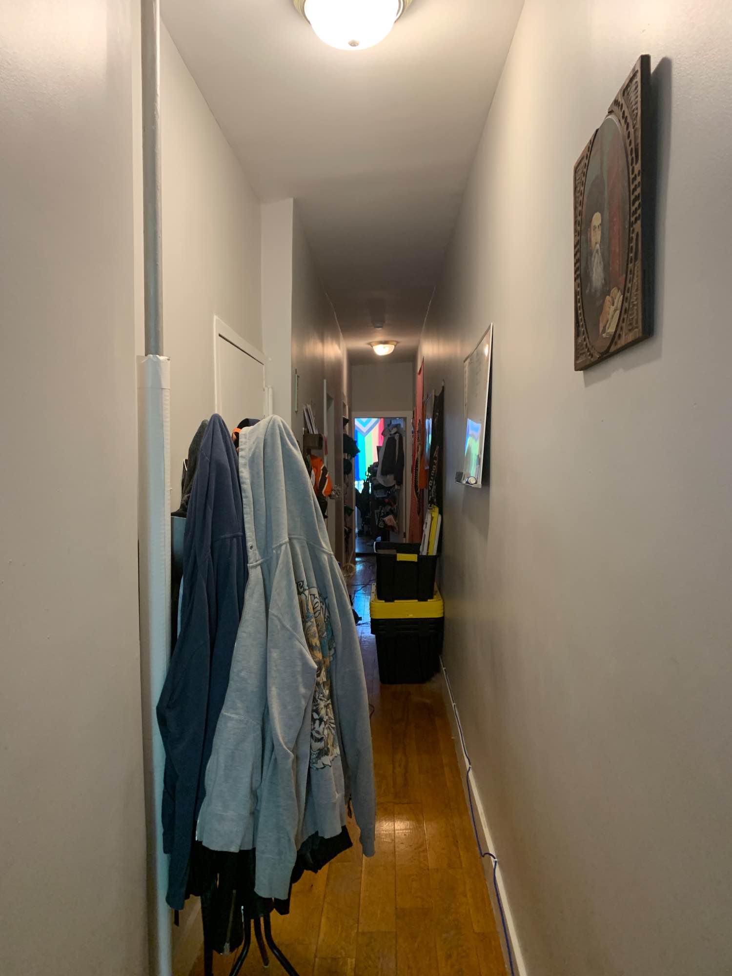 I’m looking for a roommate in my Harlem apartment. Please email to inquire. I have two cats and a dog, room is furnished with full bed, dresser, closet, and air purifier. Apartment has a washer/dryer and dishwasher. Utilities not included in rent price. 6 blocks from Central Park. 