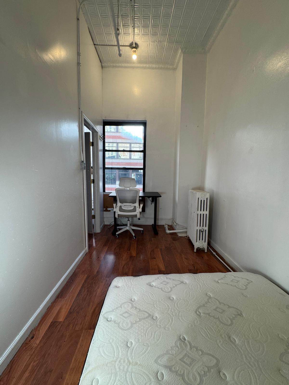 No broker or hidden fees!
Huge 6th floor apartment in Broadway/Nomad area. Extremely sunny and with a huge living room.
The room available is the sunniest and biggest of the apartment facing south.
We are 2 males and 1 female. (2 young business professionals and 1 student at NYU). We are very sociable, chill, and friendly. Feel free to stop by and meet us as well as see the space.
Lease until May 31st 2025.
Possible to extend it.
Required 1 month deposit to guarantee your room.
Flexible leasing available too.