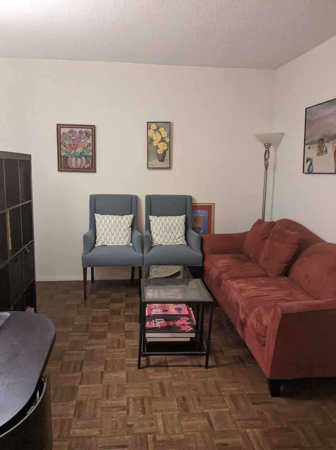 Hello,
I am looking for a female roommate asap. The lease is till July 31, 2025. I live on 95th/2nd in a luxury UES apartment (Normandie Court). Rent is: $1603 & utilities are usually around $60-$100 a month per person depending on the season. My roommate is moving out of the city, so I’m looking for someone to take her room.
The room is large (will be unfurnished) with 3 large windows - lots of natural light & great uptown views. The building has many amenities, including: 24/7 doormen at all entrances to building, two large laundry rooms, package room, and health club on the top floor with a pool, sun decks, exercise classes and gym equipment. There are multiple entrances to the building; side entrance is steps away from 96th Q stop. Also one avenue away from 4/5/6 line.
The are two large closets outside of the room and a linen closet as well. Kitchen has a dishwasher.
No smoking and no pets please. You can message me if you are interested.