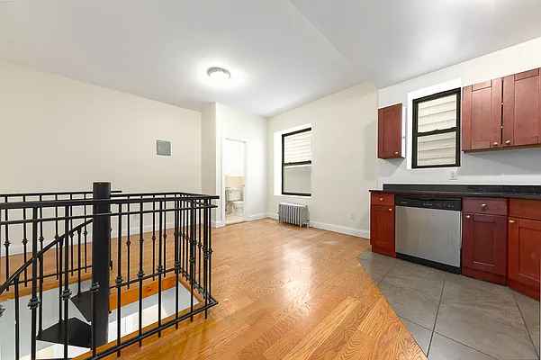 Spacious Fort Greene Apartment Available for Sublet | Nov 2025 through Feb 2026 | $4,050/month.
Hi! We are looking for someone(s) to sublet our 2 bed / 3 bath split-level apartment in the heart of Fort Greene ($4050/month). The apartment is available from early/mid-November through February 2026, with the option to renew on your own lease after that. It's perfect for a couple, spacious enough for two roommates, and is a great spot for anyone seeking a place in one of Brooklyn’s best neighborhoods.
Highlights:
* Super spacious: 2 beds, 3 bathrooms, and an office nook all in a prime Fort Greene location - just 30 seconds from the C line (Lafayette station) so you can reach Manhattan in under 20 mins
* Steps from dozens of amazing shops, bars, and restaurants (including a full-size Target!)
* 5-min walk to Atlantic Terminal - easy access to LIRR + 2, 3, 4, 5, B, D, N, Q, R, W lines
* One bedroom includes an en suite bathroom with a shower
* Two blocks from Fort Greene Park, 20-min stroll to Prospect Park
* Large storage unit included
* Dishwasher in unit
* Laundry in building
* Building has a rooftop with great Brooklyn and Manhattan views
Utilities (Con Edison, National Grid, Internet) not included.
Optional furniture in apartment for purchase: couch w/ ottoman, shoe cabinet, wall-mounted TV, linen cabinet, dressers, and a kitchen island.
DM to schedule a viewing!