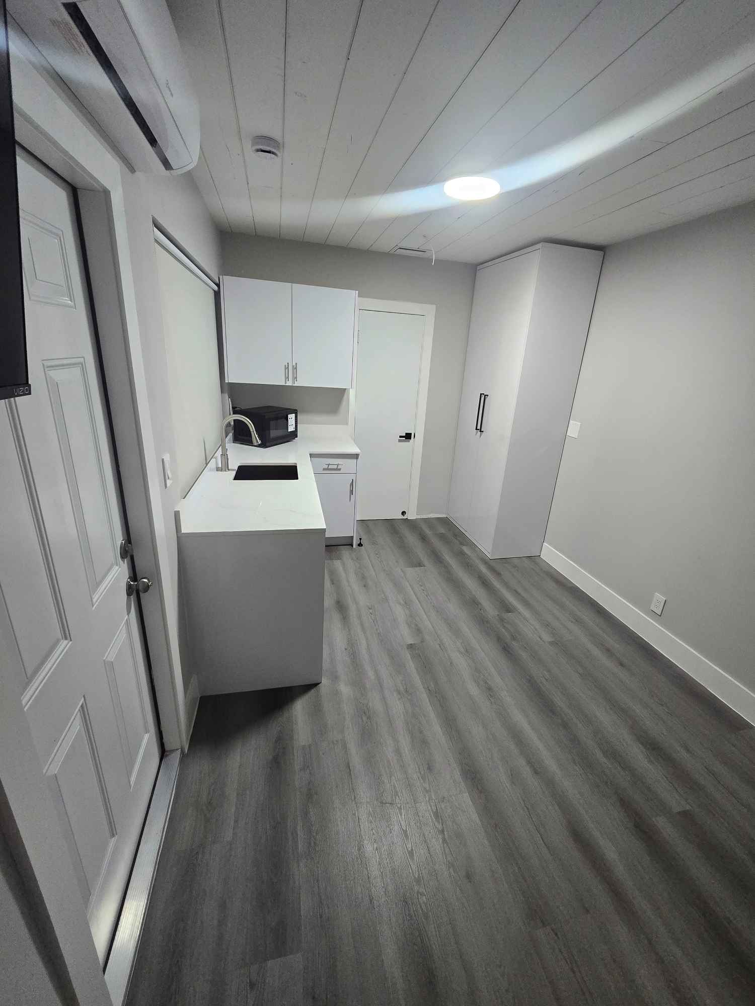 💵 $1,200 (1 person) | $1,400 (couple)
📦 Available Now
 | 1-Year Lease
 | Utilities Included
 | Private Entry 
 | Parking Available
 🚫 No pets
 🚭 No smoking

 

✅ Apply: $45 screening via TransUnion SmartMove (credit, background, eviction check) + proof of income & ID