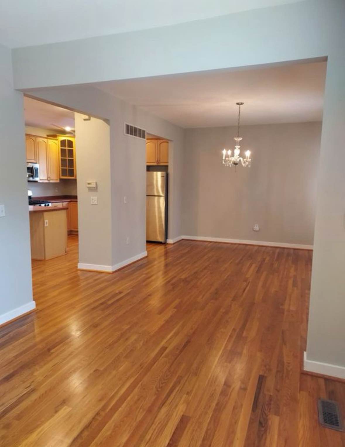 Hello I’m a private landlord,I got houses available for rent  with immediate move in,Utilities included inbox me directly via 1 (269) 340-9346 for more information about the  property