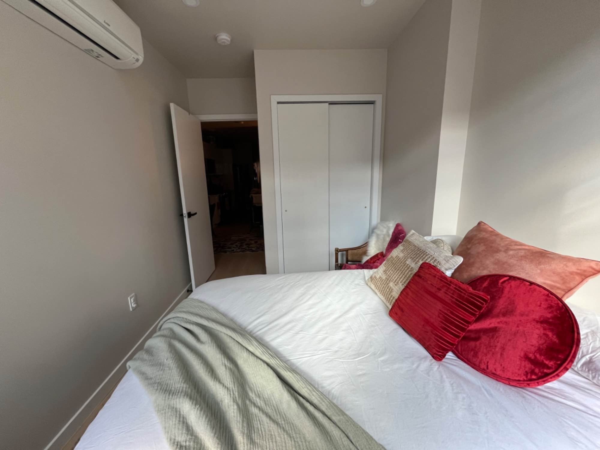 Bedroom with private bathroom, W/D in unit + dishwasher, storage in building, 5 min walk from L train / $1,600

Hey there! I'm looking for someone to replace me in an apartment available December 1st (flexible) for a 12- or 18-month lease, with possible option to renew.

It's an awesome apartment that was remodeled in 2023 with great amenities, and I'm only leaving because I want to get a dog.

The apartment is a 2nd floor walkup in a small building:
• W/D in-unit
• Dishwasher
• Central AC/heat
• Furnished living/dining room
• Your bedroom (unfurnished) fits a queen-sized bed and has 2 large backyard-facing windows
• Your bathroom has brand new fixtures and a window too

The building and neighborhood:
• Storage space in basement
• Accessible rooftop
• 5 min walk from L train
• 1 block away from a gym, grocery, pharmacy, and hardware store
• Tons of bars and restaurants within walking distance
• Target coming in 2025!

Your roommate is a female working professional in her early-30s. She's looking for:
• Female or nonbinary
• 20s to 40s
• Non-smoking (no weed in the apt, please)
• No pets (sorry!)

Rent and qualifications:
• $1,600/month - water included, but not electricity and internet
• $100 application fee, 1-month deposit, and proof of income required

Thanks for reading! Happy hunting! ☺️