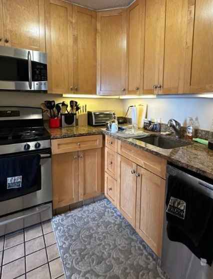 Ginormous unfurnished master bedroom in Waterside Plaza on the East river (25th and 1st) is available for immediate move-in starting November 8th or after. Rent is $1750 plus utilities. (Electric and Wifi). You Will have the option of signing the new lease 1/1/25 but rent will be increasing across all tenants.

The bedroom has room three large closets and your own en-suite bathroom.

The apartment has a bright, spacious living room with a gorgeous view down the East River toward Roosevelt Island.  Full kitchen with shared pots/pans, plates/bowls, utensils, etc., and tons of pantry space.  All is fully furnished but you are more than welcome to add to our home :) Two hall closets with shared vacuum, broom, home tools, etc... there is a shared bathroom in the main area for us as well (but you will have your own!) 

The roommates: Three roommates (two females and one male), all in their mid-30s..We all generally keep to ourselves, but we also convene in the living room.

Waterside is a very warm and cozy place to call home in such a vibrant City.  24/7 doorman and on-sight security, huge laundry room on the B floor. Convenient M34 bus (we're the 1st stop!) and also we have a shuttle that goes en route/makes stops to Grand Central.  Unfortunately, closest subway is about a 10-15 minute walk but being so central there are multiple closer options. I personally walk :).  There is a gym with a pool for about $85/month, Gristedes grocery store, and a pizza place all on site.  Trader Joe's, restaurants, bars, grocery stores, shopping, are all located about 10-15 minutes away between 1st up to 3rd.  

This is for an immediate move-in with option of renewing 1/1/25

https://rent.brookfieldproperties.com/property/waterside/

NO COUPLES PLEASE.