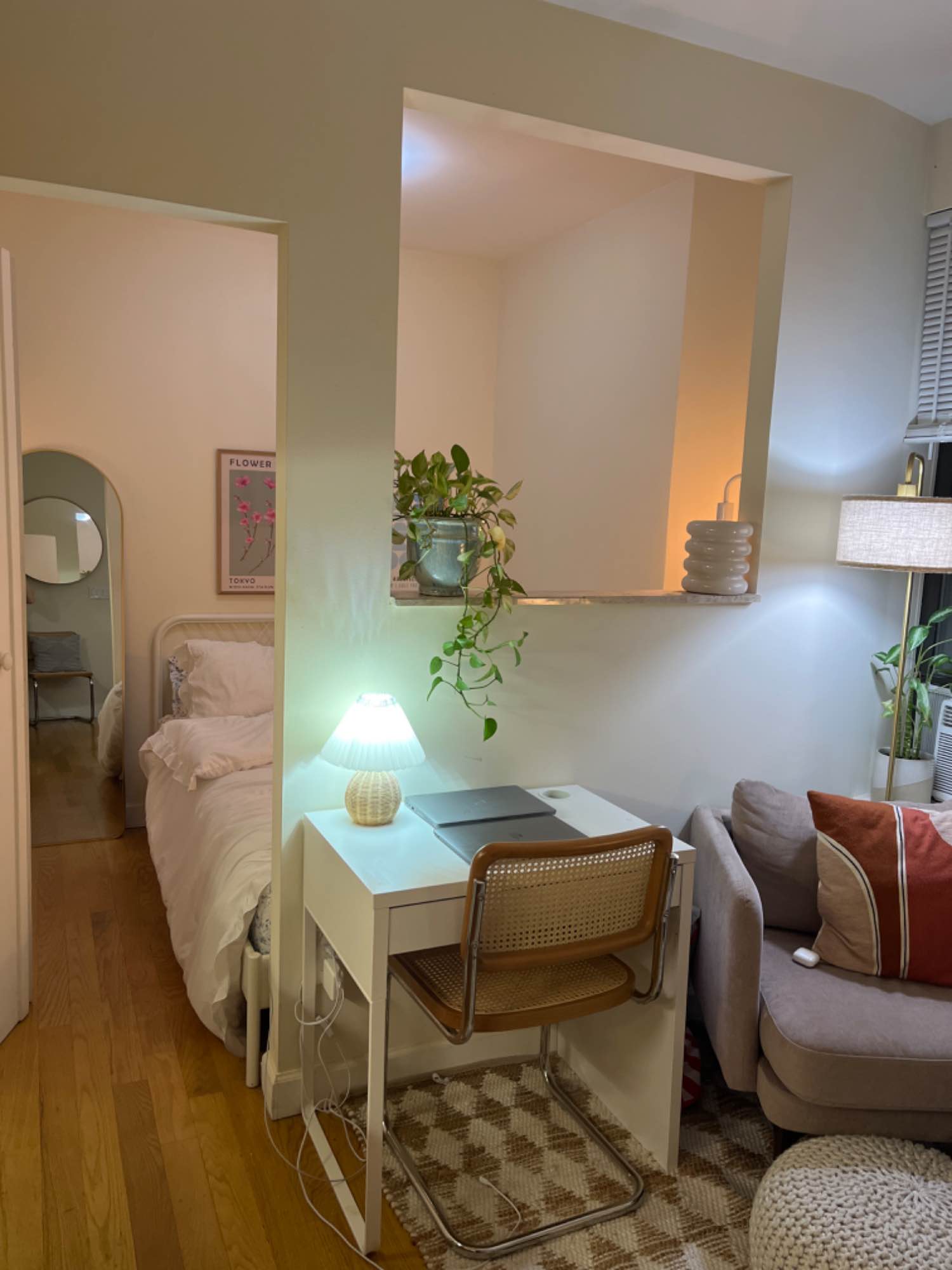 Looking for someone to take over the remainder of my lease in a small studio in Greenpoint. Available February 1 - May 31. I’ve lived here for 2 1/2 years and it’s a great spot for someone who wants to live alone in a great area of Brooklyn for less! 