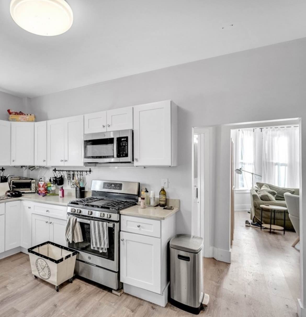 Looking for a peaceful space? We've got you covered! Contact Canhxozz@gmail.com to learn more and schedule a viewing.