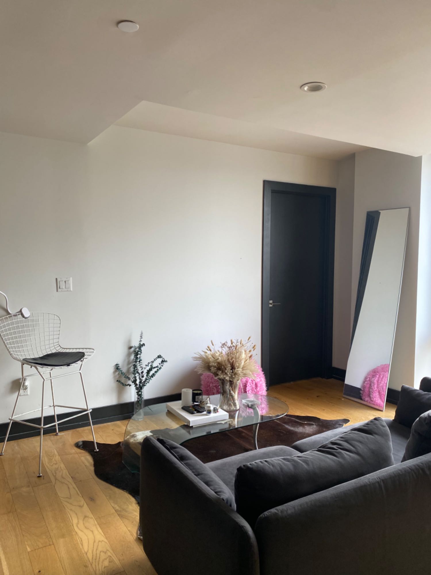 Hi Everyone!
I have a bedroom available in my 3 bedroom apartment in Flatbush, Brooklyn, for a June 1st move in. The apartment is shared with only me and I work a lot so I’m rarely home. The third bedroom is a shared office space and is perfect for someone who works from home or is on a hybrid schedule. I'm looking for someone to sign on the lease with me ideally.
The apartment is on the 6th floor and gets beautiful sunlight. All the windows are floor to ceiling. The bedroom windows are all east facing and the living room window is south facing, so the lighting is very nice throughout the day.
Everything except your room is furnished. I have dishes, cookware, a projector, etc. so it will be a nice set up for someone who is still transitioning to New York.
The trains near here are the 2 and the 5. When I was working in midtown, it took me 45 min to get to the city, so it's not as far as it seems. 
The apartment building has a ton of amenities. 
- Laundry in building
- Gym
- Movie Room
- Game room
- Package room
- Covered Parking (Extra Payment)
- Conference room
- Additional Work rooms (Extra Payment)
Please see reference images of my bedroom, as your bedroom will be the same size as mines. Your bedroom also comes with a personal balcony.
Move in date is June 1. Rent is $1750 + utilities/wifi. 
Please feel free to direct message me for additional info.