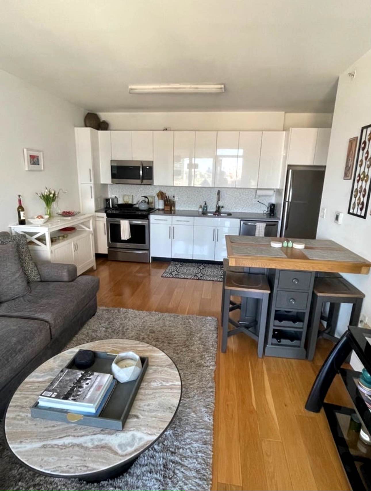 A beautiful bright apartment with amazing views of Downtown Brooklyn and Williamsburg Bridge. Big balcony, dishwasher, and in-unit laundry. Trader Joe’s, Target and Whole Foods 5 minutes away, great transit options near by. 

Fully furnished apartment with room for rent starting September 1st (dates are flexible) 2-bedroom apartment is furnished and Room for rent is has desk with chair and super comfortable Murphy bed / couch set up, end table and full length mirror with storage. 

Living with one other very busy and tidy roommate (me)!

Luxury building with mail room and 24-hour front desk staff + security. Co-working office space, outdoor grilling areas and Chelsea Piers gym (extra charge) in building + more.