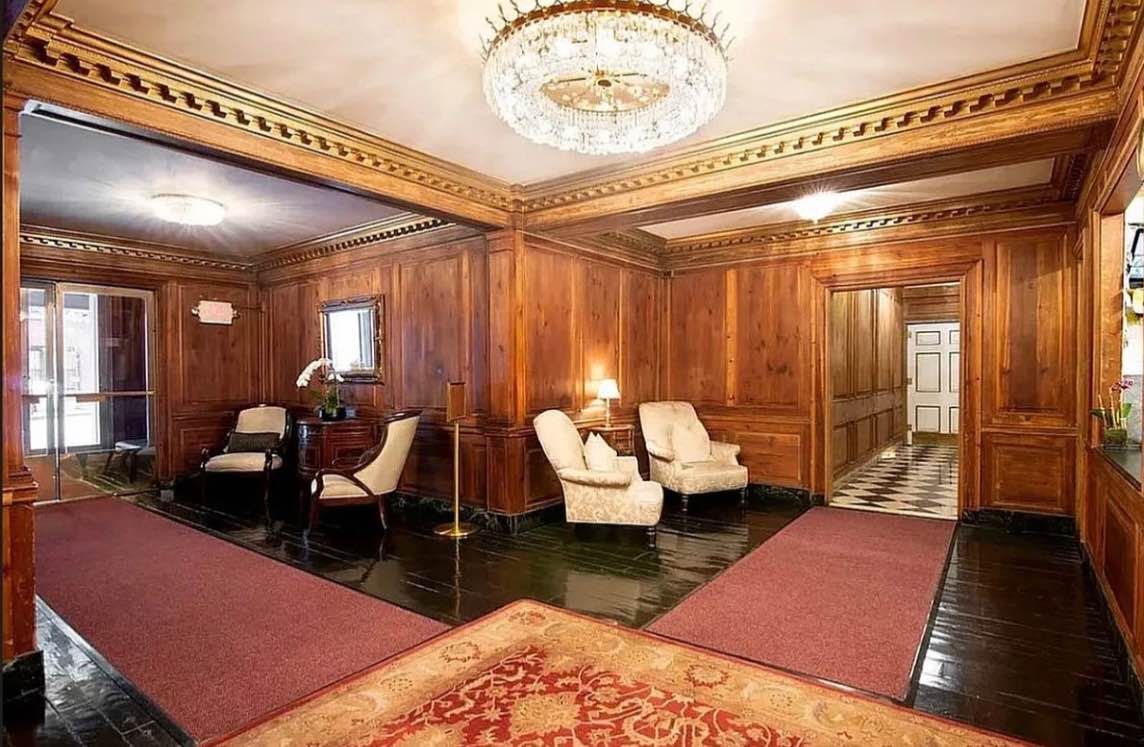 Live at the Iconic Meurice, Steps from Central Park
A rare opportunity to rent a sun-drenched, furnished private bedroom with ensuite bathroom in a shared apartment at the historic Meurice — one of Manhattan’s most legendary pre-war buildings, once home to cultural icons like Faye Dunaway, Jennifer Lawrence, Kathleen Turner, and Susan Sarandon.
Located on Billionaire’s Row, just steps from Central Park and Columbus Circle, the Meurice offers Old New York charm, a Ralph Lauren–inspired lobby, full-time doorman, elevator, and on-site laundry. With seven subway lines within a minute’s walk, the location is truly unbeatable.
The bedroom features beautiful natural light and a private ensuite bathroom with a walk-in shower. The apartment is calm, clean, and thoughtfully maintained — ideal for someone who values a peaceful, elevated living environment.
You’ll be sharing with one respectful, low-key roommate who values cleanliness, privacy, and quiet. We’re looking for someone kind, reliable, and drama-free. No overnight guests, please.
—
✨ Details
• $3,000 month (all-inclusive: Wi-Fi, utilities, etc.)
• Available November 1 (flexible)
• Furnished private bedroom with ensuite bathroom
• Historic Meurice on Billionaire’s Row
• Full-time doorman, elevator, laundry in building
• Prefer one-year lease, but flexible
• 1-minute walk to seven subway lines
• Close to Juilliard, Lincoln Center, Central Park, and top restaurants
—
This is a refined, sun-filled home in one of NYC’s most beautiful buildings — perfect for someone who appreciates quiet luxury, impeccable location, and a respectful shared space.
—
📩 Interested? Please share:
• A little bit about yourself
• Your ideal move-in timeline
• What you’re looking for in a home
• Answers to the following questions (and a photo or LinkedIn):
1. What’s your typical weekday and weekend schedule like?
2. Do you work from home, go into an office, or have a hybrid setup?
3. What kind of roommate dynamic are you looking for — social or more independent?
4. Have you lived with roommates before? What worked well and what didn’t?
5. Is there anything about your lifestyle or habits you’d want me to know?