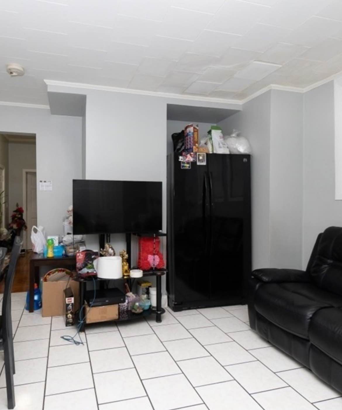 I have a cozy one-bedroom apartment available for rent, complete with all the necessary furnishings. If you're interested in learning more or would like to schedule a viewing, please email me directly at Habulgord@gmail.com. I'll respond promptly to answer any questions you may have.