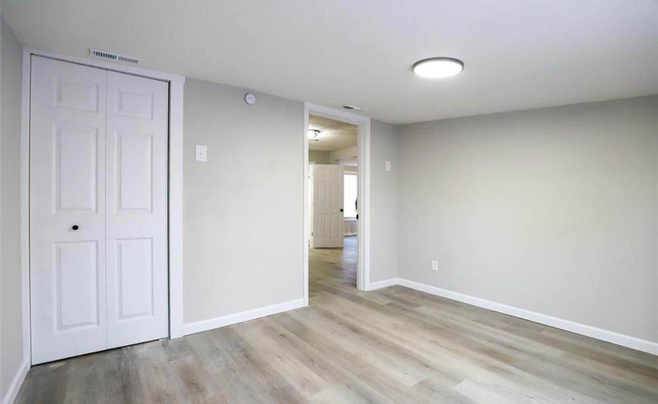 Hello I’m a private landlord,I got houses available for rent  with immediate move in,Utilities included inbox me directly via 1 (269) 340-9346 for more information about the  property