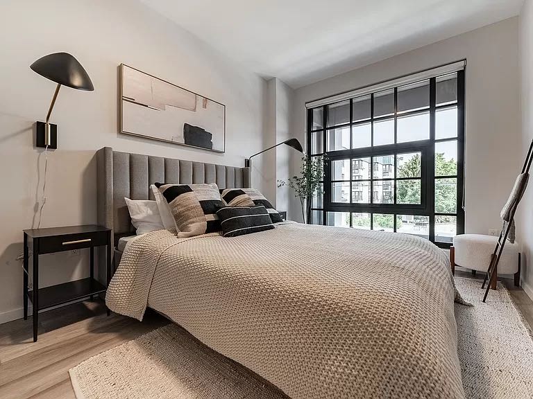 I have a well furnished one bedroom apartment with all utilities included.
You can  email on (richjones323@outlook.com) for more information and how to secure and move in.