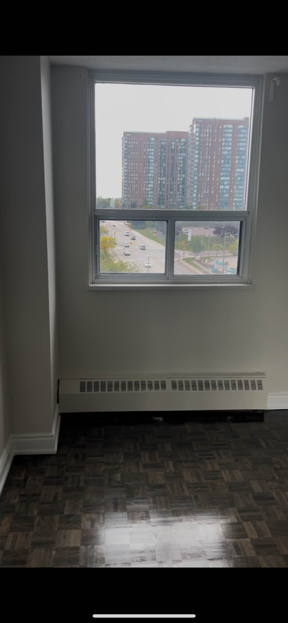 Looking for a roommate in my 2 bedroom apartment unit.