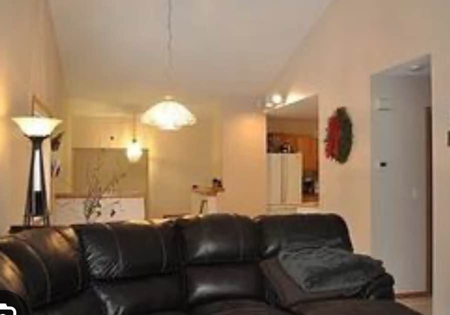 Lower level cozy private area . 