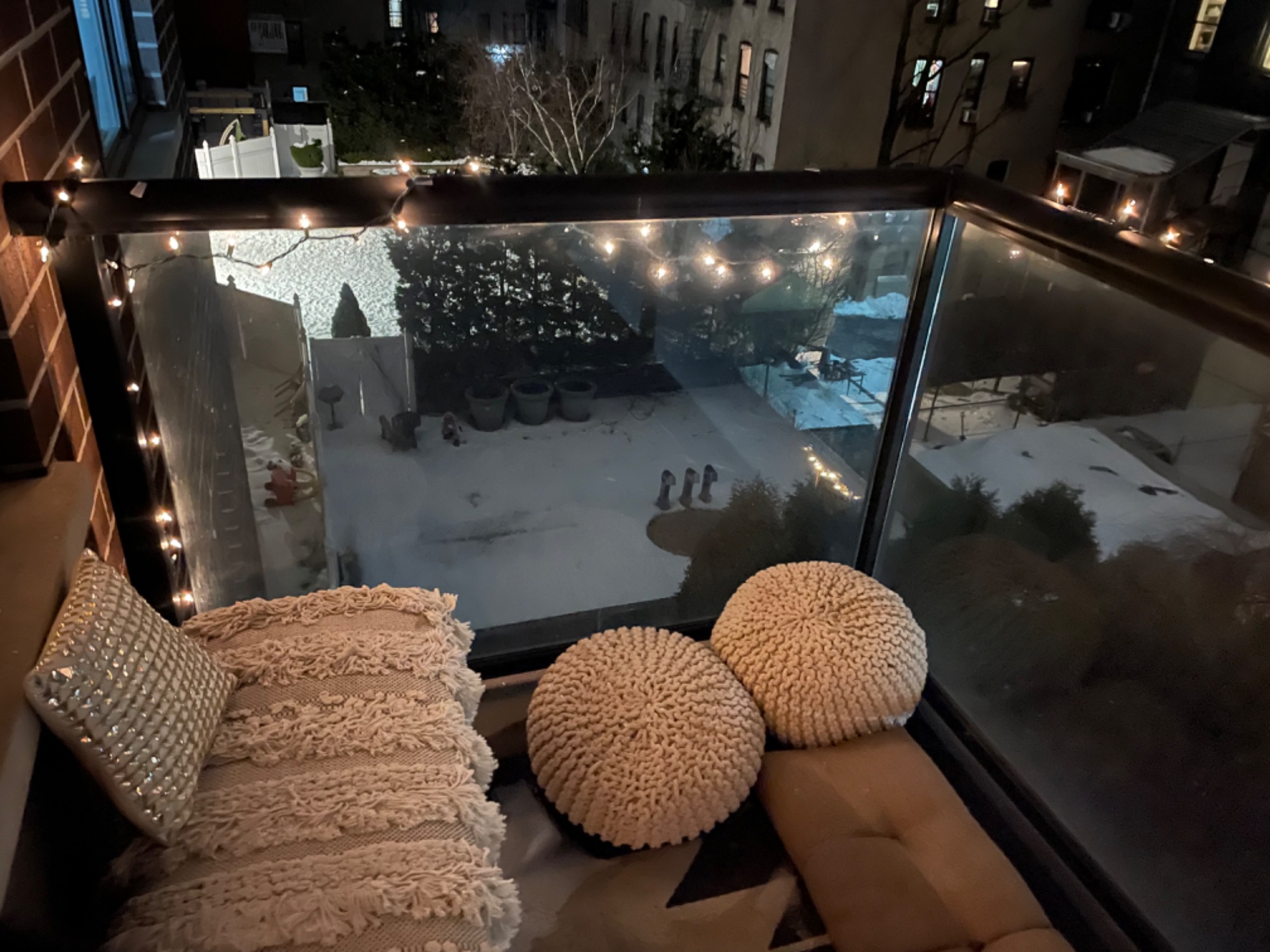 RARE FIND IN MANHATTAN! Great & very bright 1 bedroom apartment in East Harlem on 119th st.
Can sublease or transfer lease starting March 1st

⭐️ 9' ceilings
⭐️ patio, washer / dryer / dishwasher in unit
⭐️ gourmet kitchen 
⭐️ very quiet street
⭐️ 5min from local 6 subway, 10 min from express 4 and 5 lines
⭐️ elevator building
⭐️ rooftop terrace