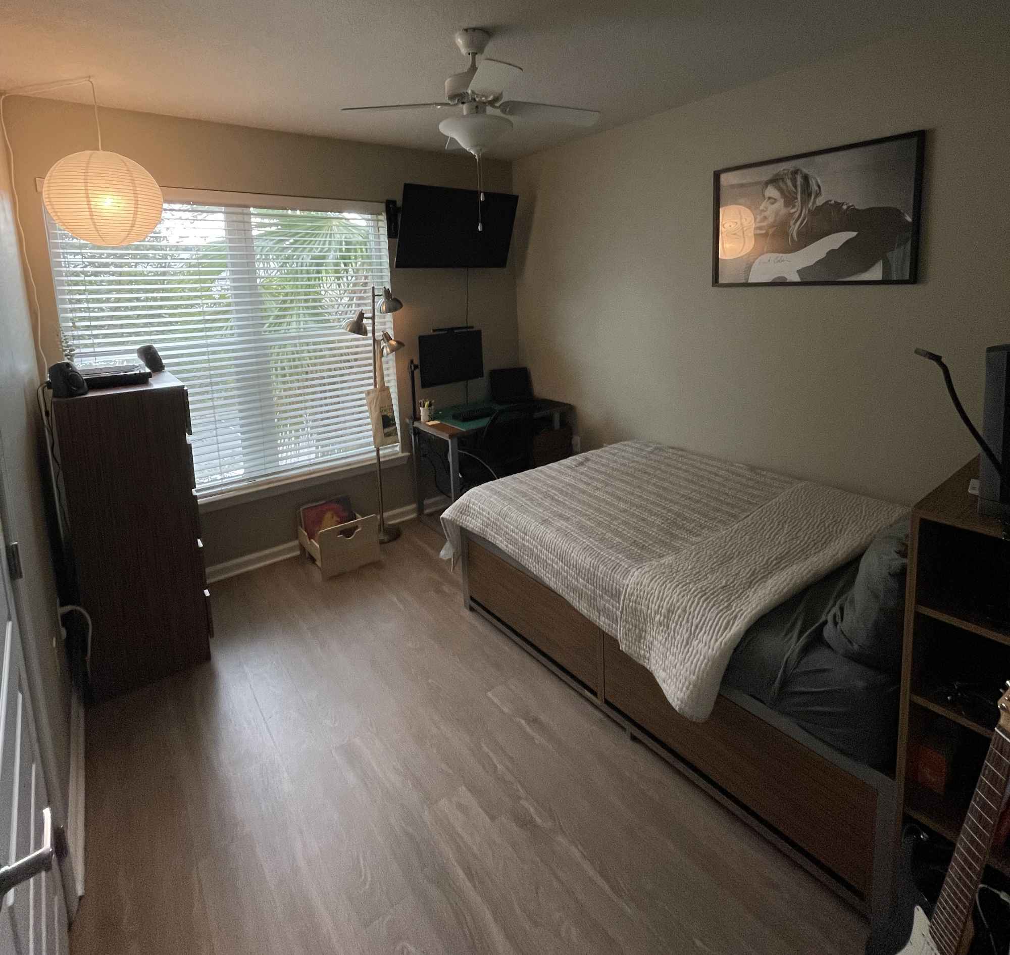 Living at IQ Luxury Apartments is super convenient for students. Most mornings, I grab a quick coffee and hop on the shuttle to USF, which takes just minutes. After classes, the pool and gym are right downstairs if I want to unwind or get some exercise. Evenings are easy, the clubhouse and study lounges are perfect for group projects or catching up on homework. Being close to campus and nearby restaurants makes running errands or grabbing dinner really simple.