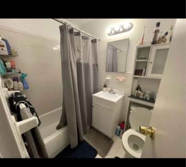 Lease Takeover – Female Roommate Wanted (30–39)

Hi! I’m looking for a professional female (age 30–39) to take over my lease in a beautiful apartment in Hoboken.

About the apartment:
-Modern, clean, and peaceful home shared with two professional females in their early 30s.
-You’d have your own private room.
- Great location — close to bus/ferry, restaurants, and gyms.
- Building amenities: laundry in building

Requirements:

Must be able to pass a credit check (management approval required)

Must have steady employment

Clean, considerate, and respectful of shared spaces

Details:

Rent: $1114/month + utilities (~$30)

Move-in: available now

You’ll be taking over my current lease (not a sublet)

Management handles lease transfer process

If this sounds like a fit, please message me a little about yourself (occupation, schedule, and move-in timing). 