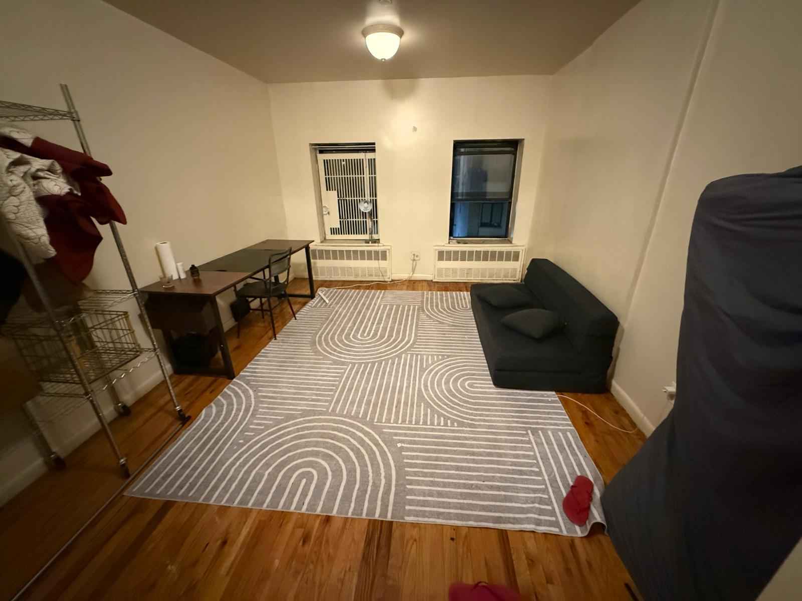 Room Available for Short-Term Sublet in 2BR Brownstone
📅 Dates: October 4 – March 31, 2026
(Flexible — happy to chat about shorter stays too!)
📍 Location: Right on the border of Bed-Stuy and Clinton Hill. Nostrand A/C (20 minutes) and Bedford-Nostrand G (10 minutes). The neighborhood is full of great cafes, bars, and restaurants, plus easy access to Fort Greene Park. PRat University is 5mins away.
✨ The Space:
It’s a bright, homey 2-bedroom at the top of prewar brownstone. The living is cozy and thers a bit of a view of the Manhattan skyline for one of the rooms. The bedroom for rent is semifurnished with a full-size bed to assemble, mattress, a couple shelves, table and chair, and a clothes rack—so you can move right in.The second room is a flex room.
💰 Rent: $1,299/month + utilities & Wi-Fi.
$200 refundable deposit.
Quick video chat or in-person meet before move-in.
👋 About Me:
I’ve been here for three years and this is home. I am traveling for a bit, so would like the apartment to be home to someone who’s clean, respectful, and easygoing—someone who does their own thing but also appreciates a warm, welcoming home vibe.
If you’re looking for a cozy, light-filled Brooklyn spot for a couple months, this could be perfect. Reach out if it feels like a fit!