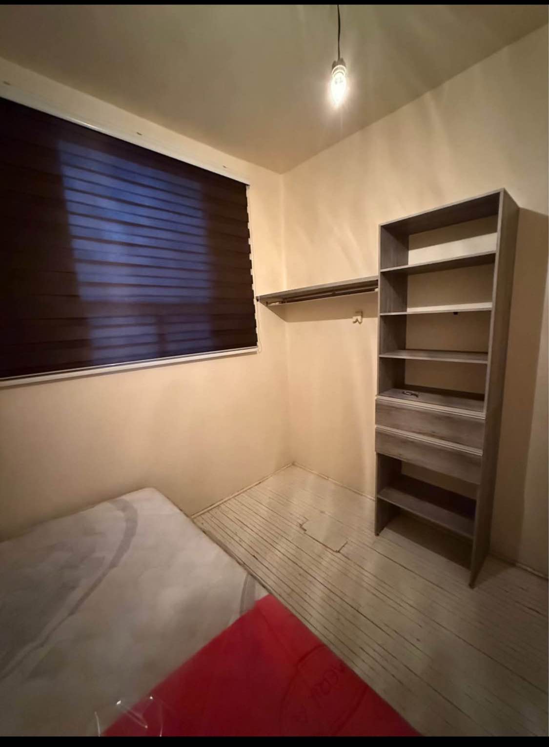 📣🔊Se renta a person@ solvente, limpi@,ordenad@ y buena onda‼
📍Colonia Juárez, en Cruce de Insurgentes y Reforma, a 5 min caminando de Roma Norte y Reforma 222. 🌆CDMX
🏘 Edificio con 4 habitaciones y 1 baño.
🚟3 lineas diferentes de MB caminando, Metro Cuauhtémoc e Insurgentes
🗺Un sumesa, parque, ecobici y hasta museos en frente. Mercado y centros comerciales caminando!!
💲 Habitación 1- $4,500 pesos mensuales. Habitación amueblada
💵 1 mes de depósito
⏳Disponible para uso inmediato
💎Incluye pago de Mto., luz y agua.
🪣El gas y la limpieza se paga por aparte
🔊El edificio tiene cámaras de seguridad, una persona de mantenimiento y servicio de basura.
🚗NO hay estacionamiento, solo pensiónes a 1/2 cuadra