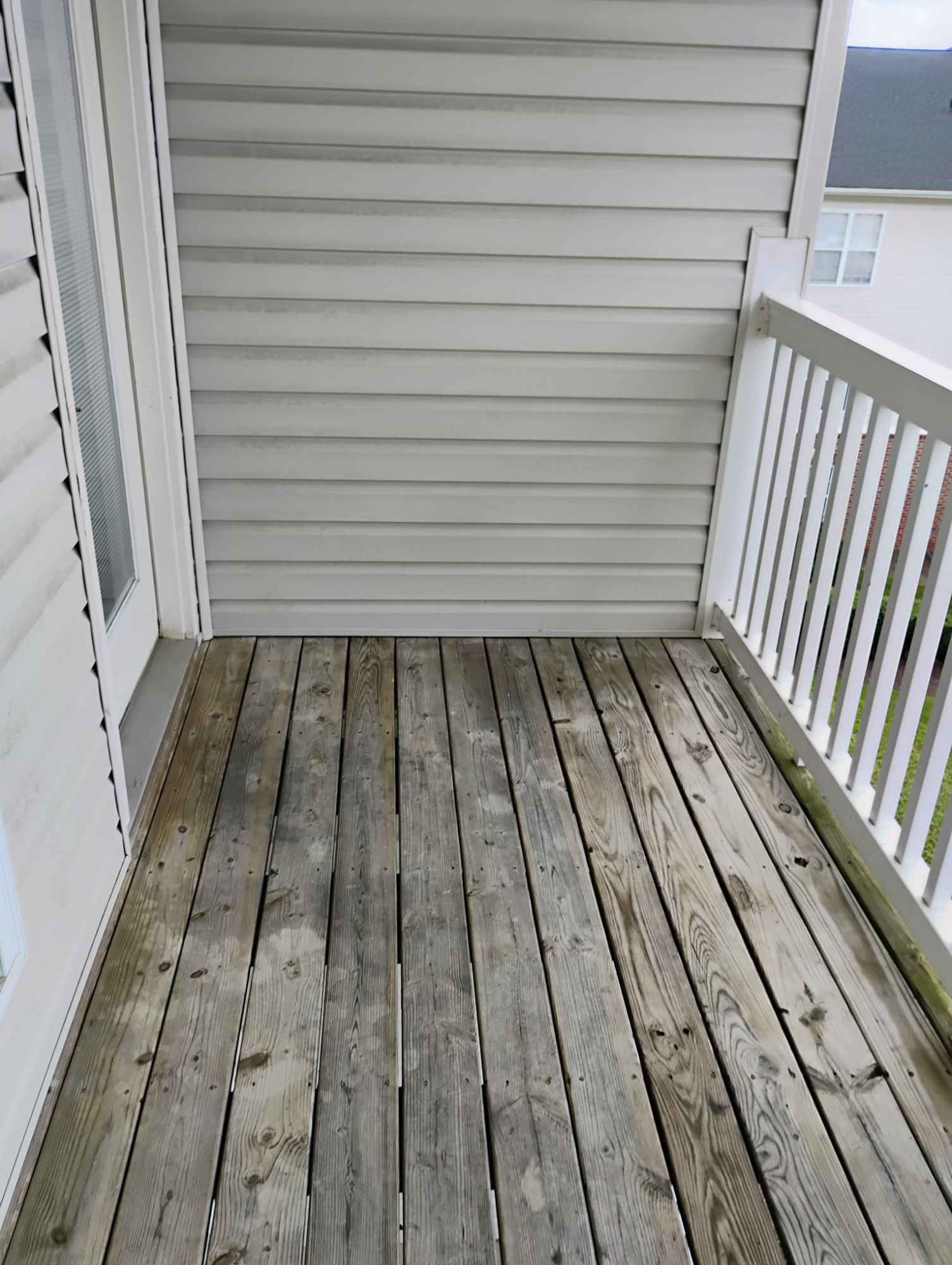 We are two sisters living together- one a massage therapy student and the other a writer. I have a great room available in a spacious apartment, and we are looking for a friendly and reliable roommate. The apartment is in a safe and welcoming neighborhood, and I've been living in this community for over a year—it's truly a hidden gem.