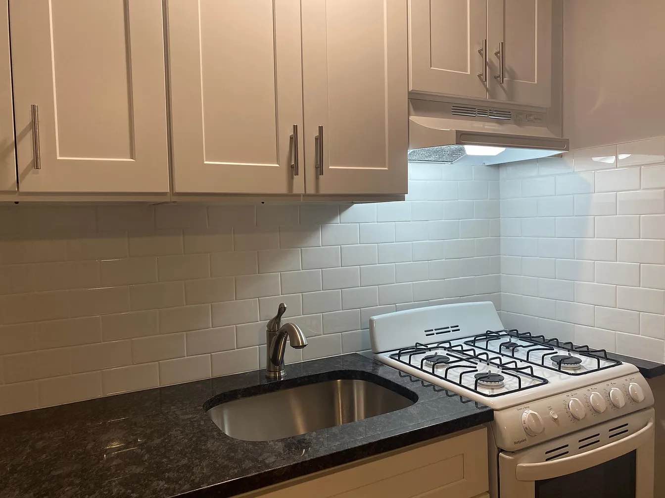 Newly renovated alcove studio steps from JSQ available FEB 1, 2025

-South facing studio (app.400sqft) with sleeping alcove (fits single bed or use as a walk-in closet) 

-Hardwood floors, lots of closet space, amenities (AC, 18Cuft fridge, ceiling fan), new stove and a full-size bathroom 

-Located in an elevator building, 3 blocks (7-8 min) walking distance to JSQ PATH Station 

-Great commute: 15 minutes to World Trade Center, 35 minutes to 33rd St and 20 minutes to Newark. 

-Secure elevator building with intercom, laundry and super onsite


- note: faux leather sleeper sofa, floor lamp and foldaway bed free of charge

Gas and water included in the rent 
$75 Application Fee