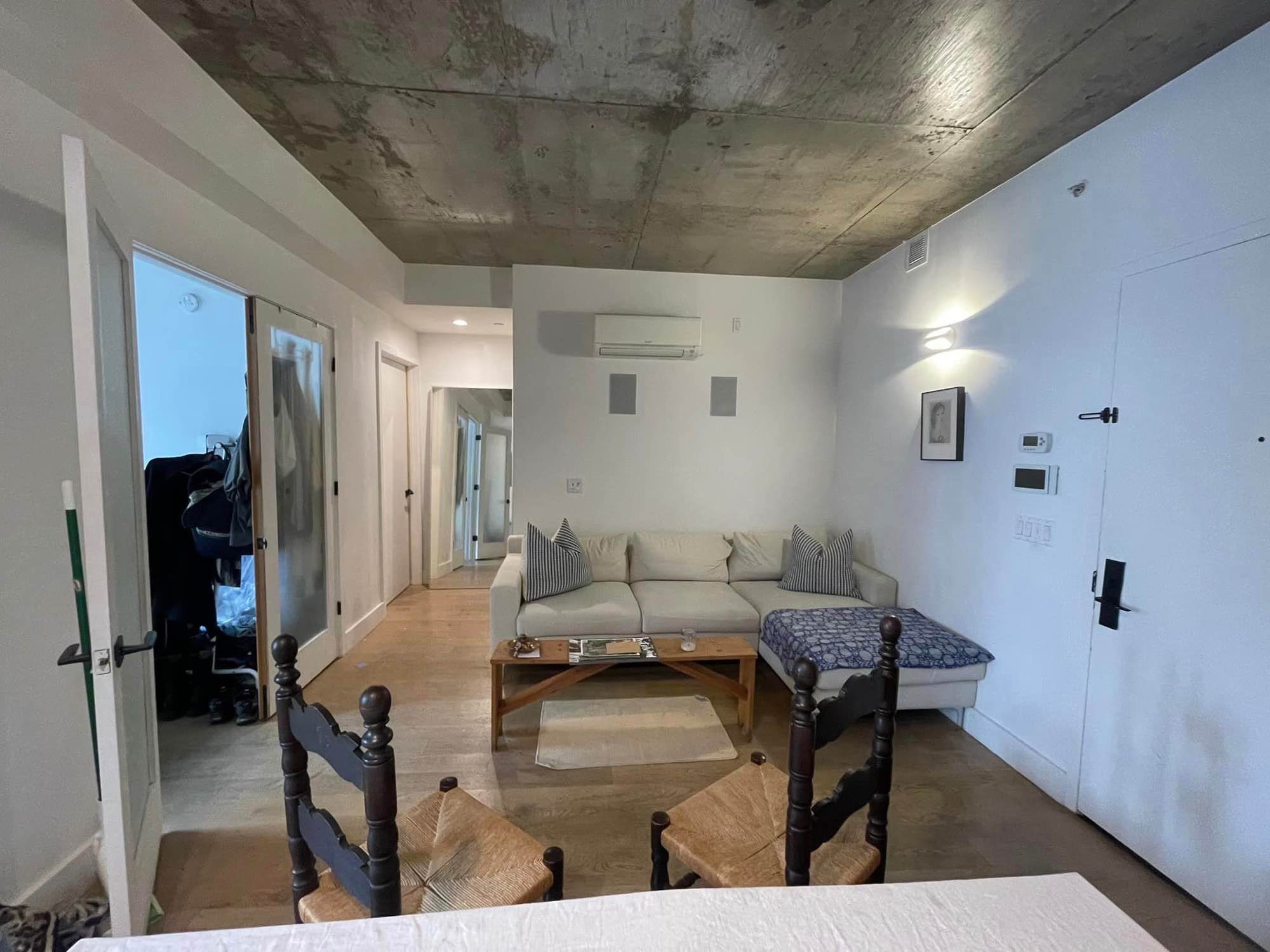 In search of someone to fill a room in a 3 bed 1 bath in Williamsburg for Dec 1!!!
Apartment details:
Sublease avail until Sept 30th but open month to month if preferred
Price: $1850 + utilities
Train stops: for the L— a 7 min walk from the Montrose stop, for the J/M — 10 min walk from the Hewes stop
Apartment is right by very popular spots like Brooklyn Ball Coffee, Win Son Bakery, Bluey’s to name a few. Feels very safe and residential.
Furnished
Bedroom comes with mattress, hanging rods for your clothes that are already installed (the actual closet is small), Curtain rod + blackout curtains for your floor to curling window, Nightstand
AC/Heat in each room (including yours)
Modern appliances
Dishwasher
Electric doorman
Package space
Laundry in building
Gym + steam room