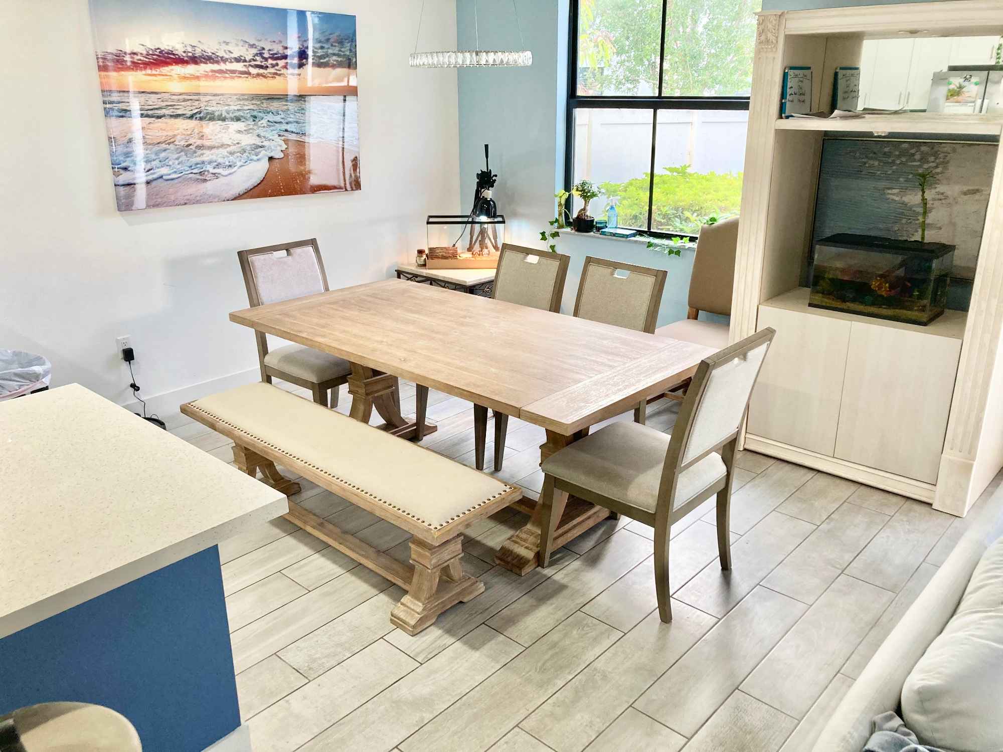 Private room in 4bd/2.5ba house
I have a private room (Roommate situation) available in my 4bd/2.5ba house in the Palm Beach Gardens/Riviera area (33410). $1,300/mo all in (electricity, water, internet, TV included). Security deposit negotiable. Very clean and spacious. It is fully furnished including the room for rent. Gated community and pool. Seeking professional low maintenance individual. Background check required.