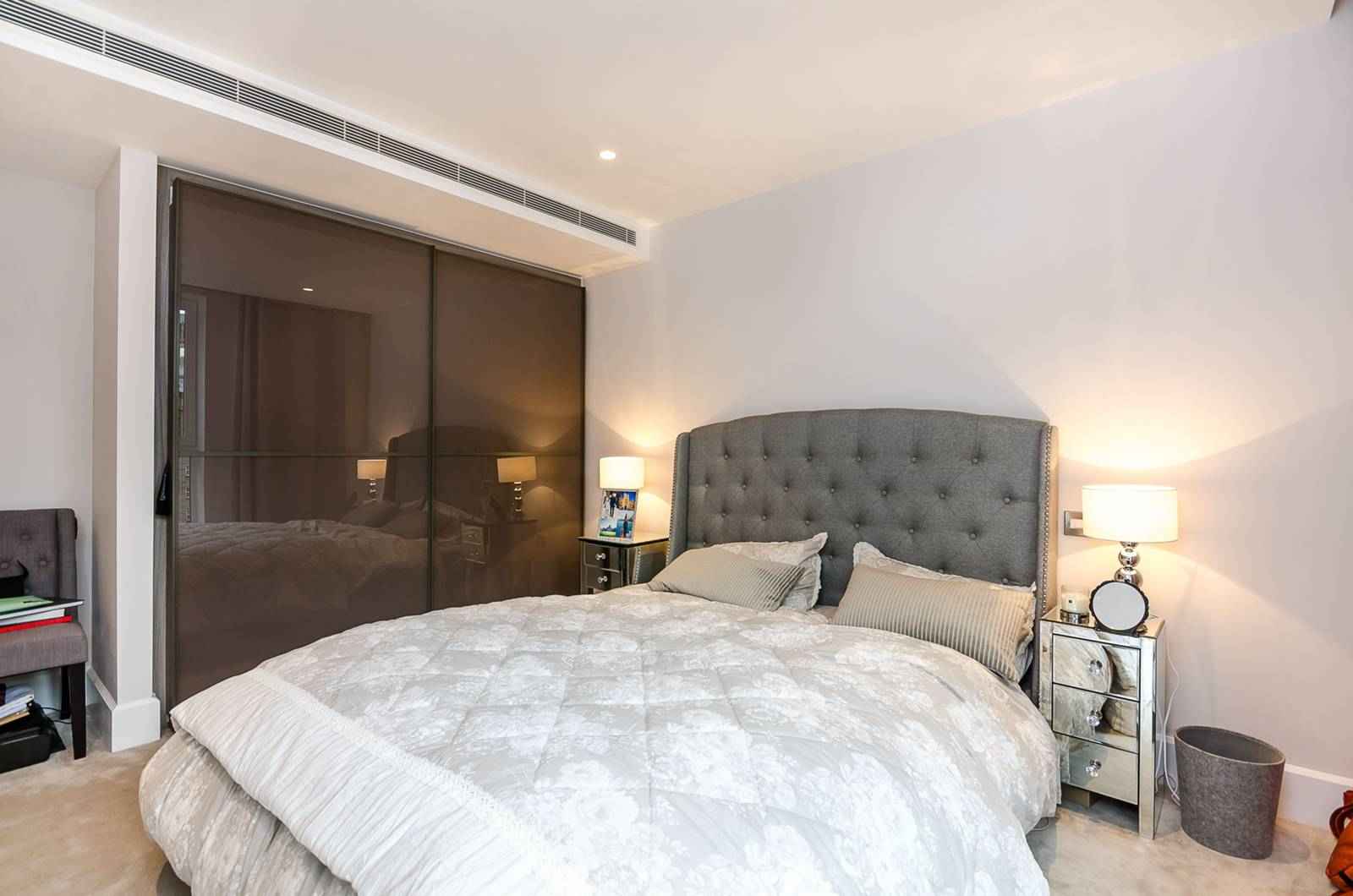 Beautiful 1 bedroom

Spacious 1 bedroom in prime Greenwich village location!
Just renovated: open kitchen with SS appliances with D/W and M/W.

Facing south with amazing natural light, brand new spacious windowed bathroom.

Amazing location: Steps from A,B,C,D,E,F,M,6 trains, Washington Square Park and best neighborhood restaurants.