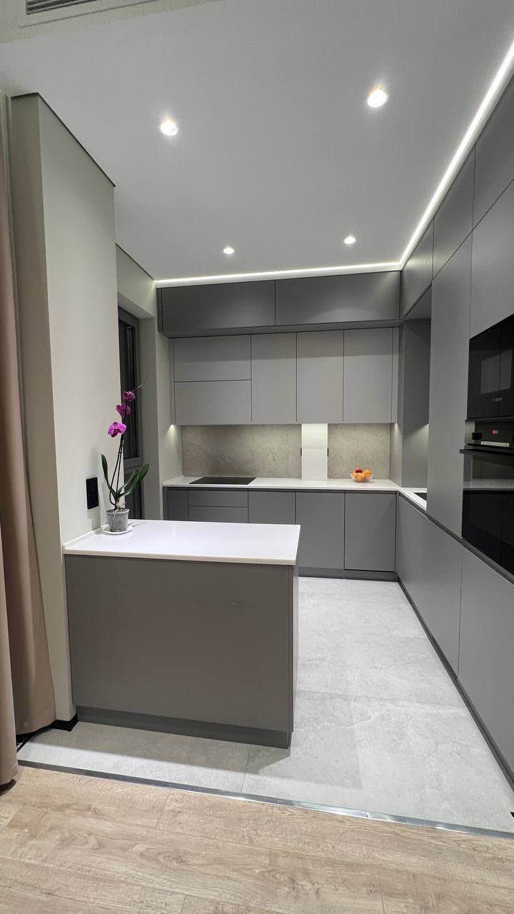 I have 3 bedroom is already furnished in a 3-bedroom apartment and it’s gorgeous! It’s got everything you need, 


If anyone is interested , nothing action just help each to get through this fire outbreak.
So if this sounds like an ideal fit for you, 
Hit me up
