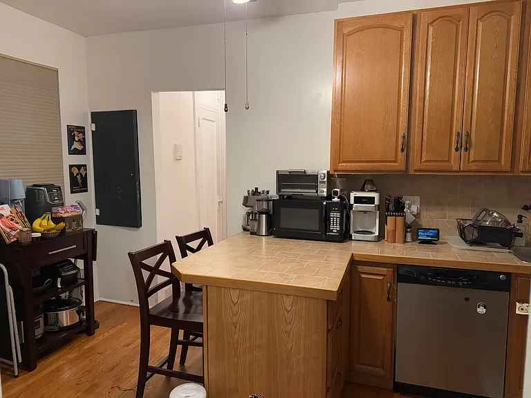 Rephrase Looking for a peaceful space? We've got you covered! Contact Rmnsonel@gmail.com to learn more and schedule a viewing.