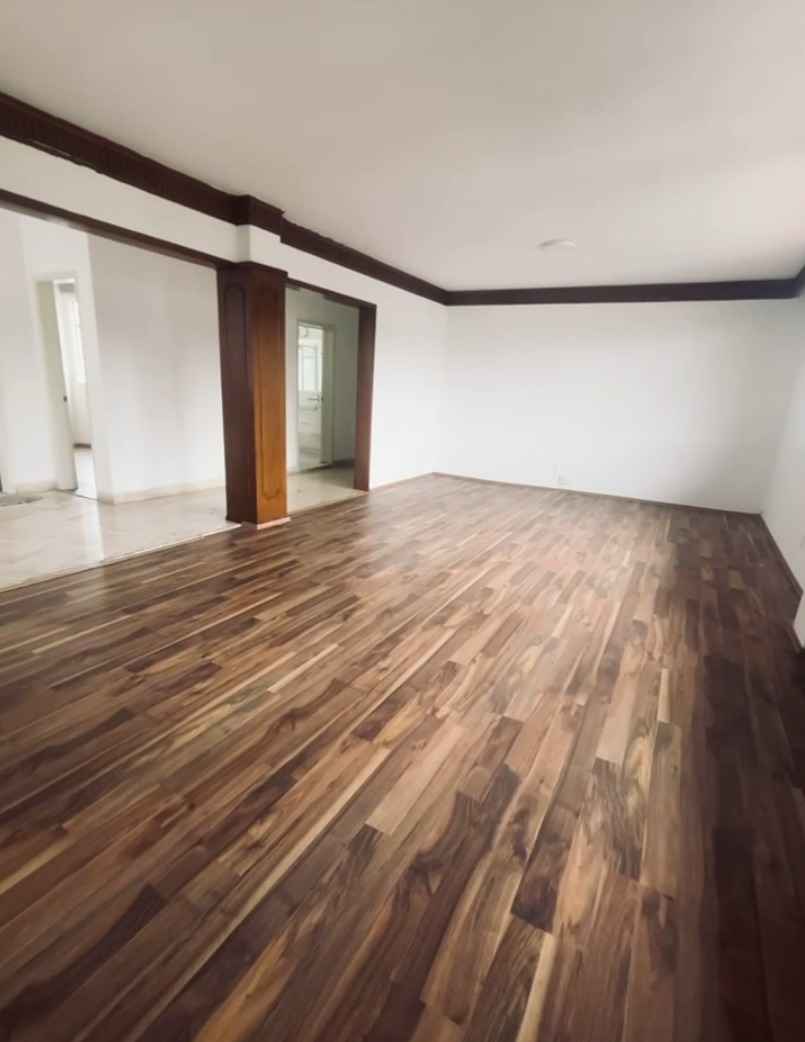 Disfruta un espacio super iluminado, con chimenea y sala amplia ideal para reuniones o home office.
3 recámaras | 2 baños | 133 m²
Balcón con hermosa vista, cuarto de servicio, elevador y mantenimiento incluido.
Pet Friendly — ¡tus mascotas son bienvenidas!
Renta: $30,000 mensuales (mantenimiento incluido).
Excelente ubicación: cerca de parques, cafés y transporte.
Agenda tu visita y enamórate de tu próximo hogar.