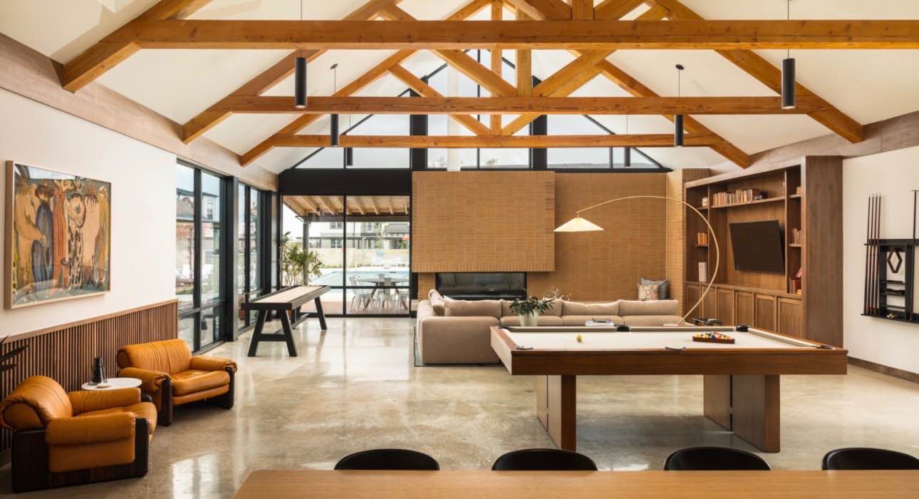 Brand new apartment community in Southeast Austin about seven minutes away from the airport. The community is pretty chill. 1st floor unit. 