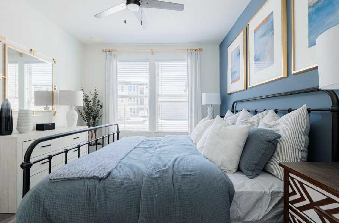 -2 Large Bedrooms with private baths
-Natural Lighting Throughout
-Washer/Dryer In Unit
-Natural Light with Great Living Space
-Full-Size Stainless Steel Appliances
-Close to Brooklyn College