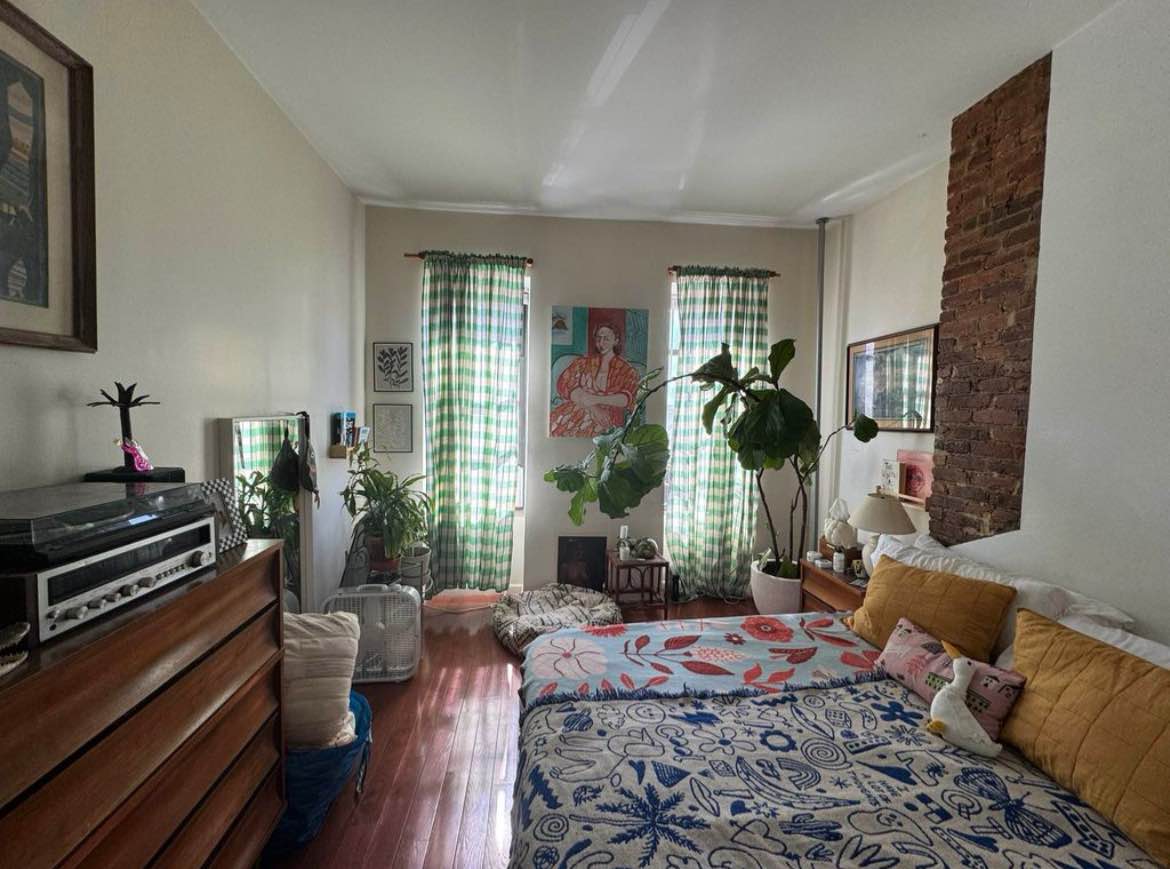Room rental in 193 Greenpoint Ave #3r, Brooklyn, NY 11222, USA - entire Room