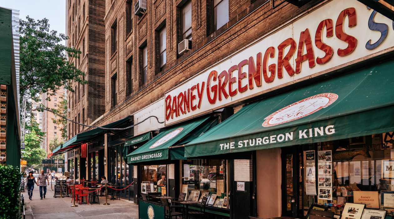 Lovely, quiet one bedroom apartment on UWS park block available for long-term, weekends-only sublet. Quiet, professional, nonsmoking tenants seek same to enjoy our apartment, and all NYC has to offer, on weekends.