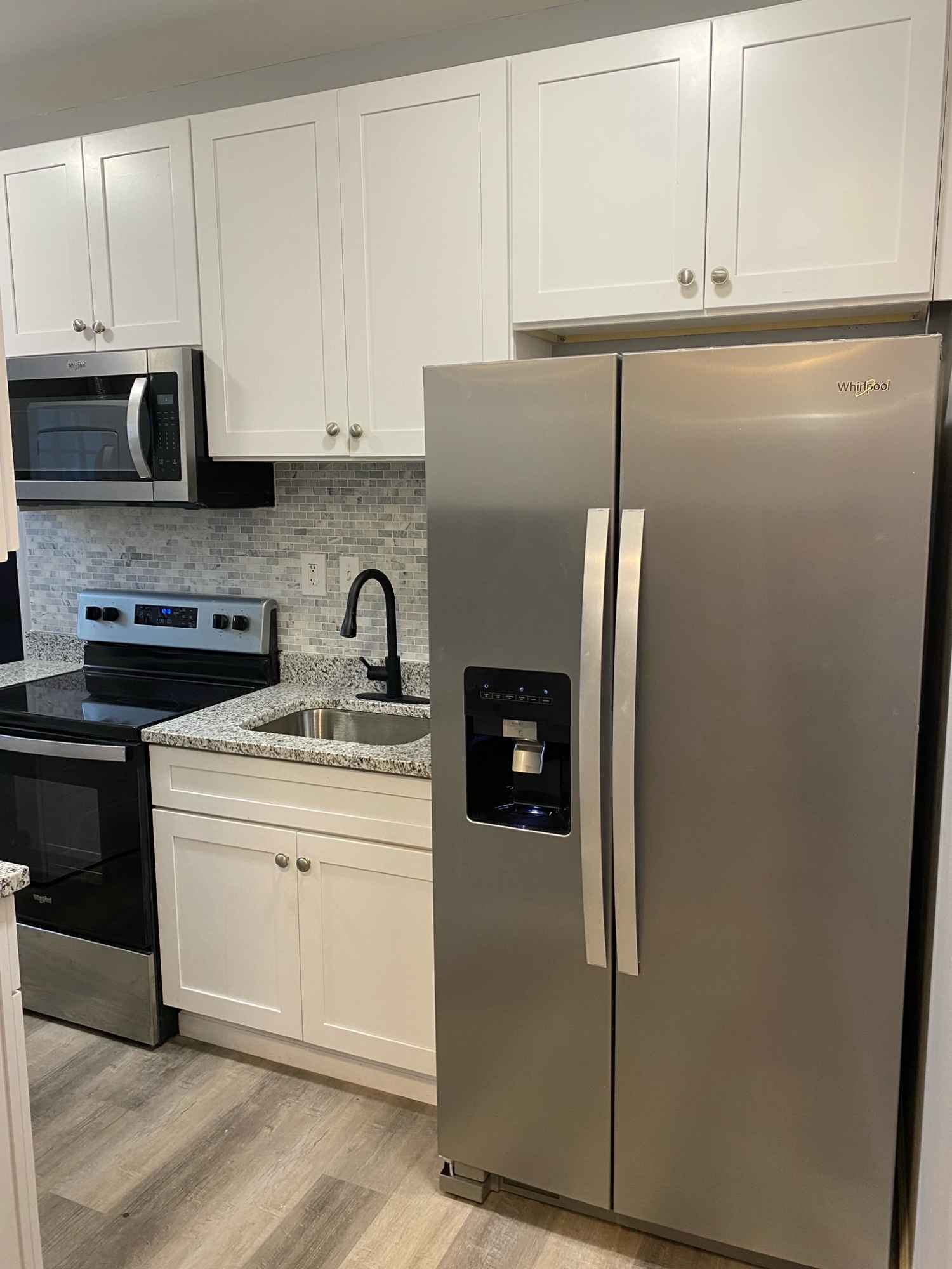 **Private ROOM Available**
Monthly Rent:
1BR with SHARED BATH - $650/700
1BR with PRIVATE BATH - $850
Security Deposit - same as rent
Lease:
Units are SINGLE occupancy (1 Person)
**$150/month for Double Occupancy
Month to Month Lease
NO smoking and NO pets
Utilities Included in Rent:
Water, Electric, A/C, Trash Removal, Wifi (speeds may vary)
Amenities:
Shared Laundry and Kitchen
Controlled Access
Security Cameras
Please feel free to reach out with any questions or to schedule a tour. We are looking forward to hearing from you!!
**Contact us for more information! 443-267-6122**