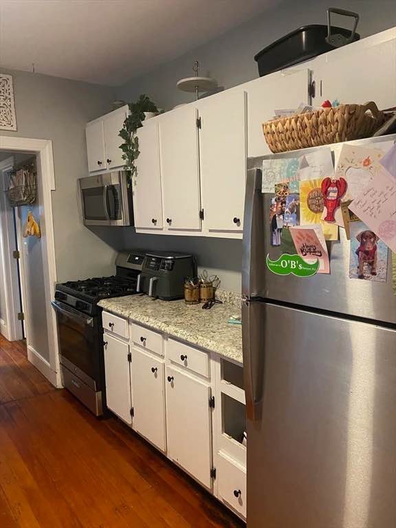 Beautiful 1-bedroom apartment in a prime location available for rent. Ideal for singles or couples. For more information, please reach out to Ashahgsag@gmail.com!