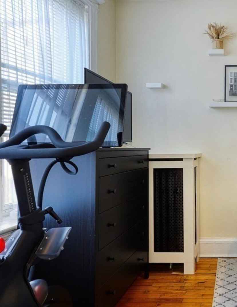 Relax in Style

- Quiet studio apartment
- Ideal location

Contact Habulgord@gmail.com for details, pricing, and viewings.