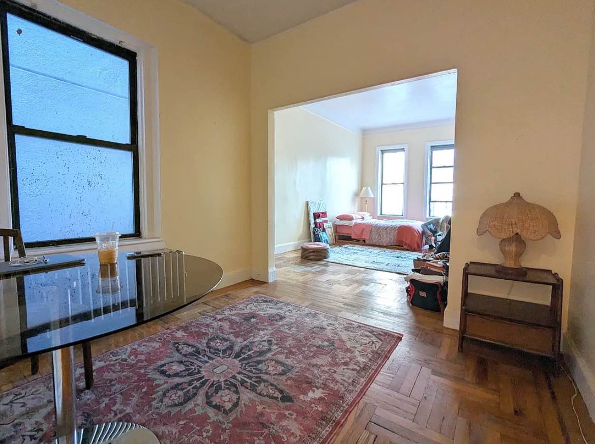 This charming apartment offers bright and renovated living space. The unit features abundant natural light and hardwood floors throughout, a modern kitchen plus on-site laundry convenience. Located in a prime Downtown Hoboken spot, it’s just minutes from PATH, ferry, restaurants, shops, and waterfront access. Available now. 