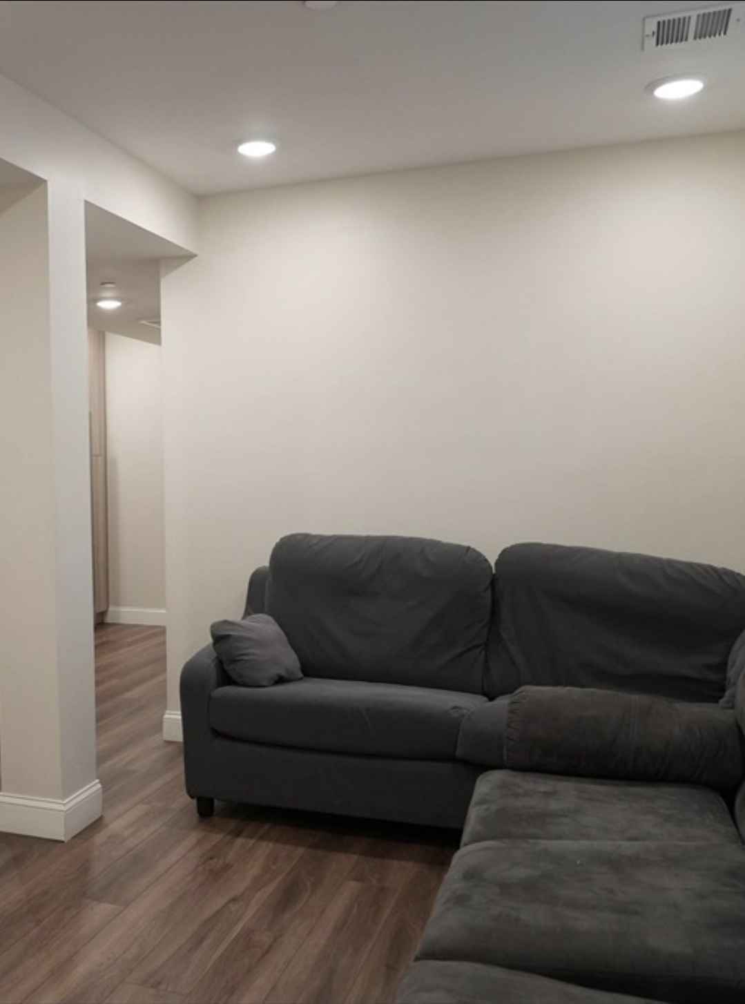 Peaceful Living

2 bedroom apartment available! DM Habugord@gmail.com for details and viewings #PeacefulSpace #2bedroomApartment