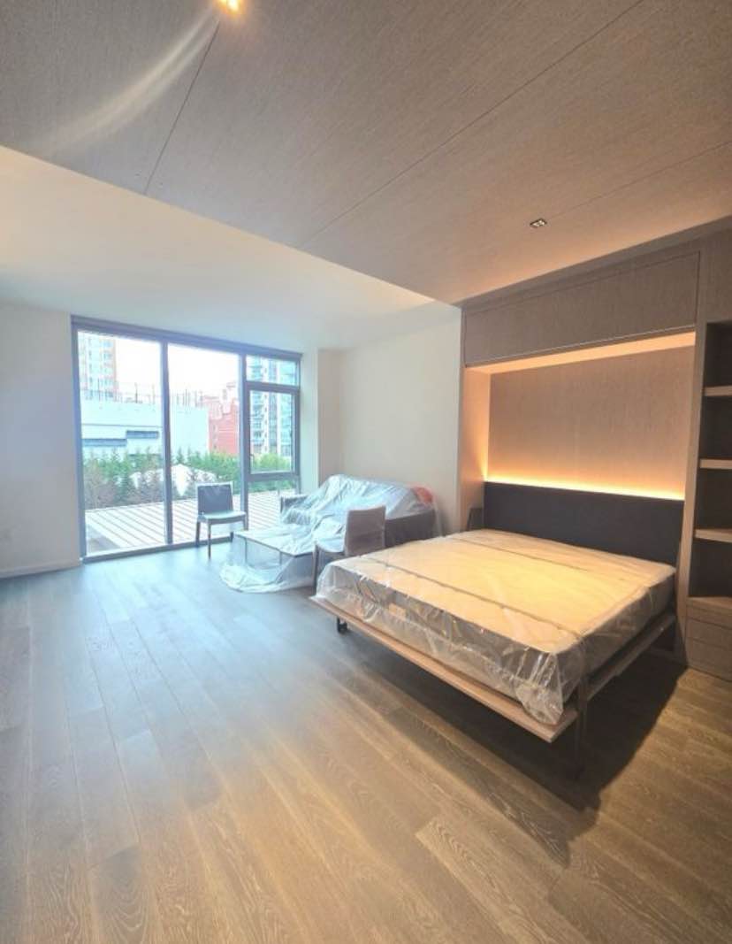 Tangram House West Flushing Center Luxury Condo Fully Furnished Studio Apartment For Rent!

**Newest luxury condo building at center of Flushing downtown
Beautiful high floor garden view unit with lots of light
Fully furnished with custom built-in furniture, including TV and Internet
Rare open layout studio with Murphy bed**

Come and experience the latest and most upscale condo building in the heart of vibrant Flushing Tangram! Centrally located on 39th Ave and Prince st, 3 minutes' walk to 7 train, buses, LIRR, etc. Endless choices of restaurants, shops, supermarkets, banks, doctors, bakeries, bubble teas, all just steps away!