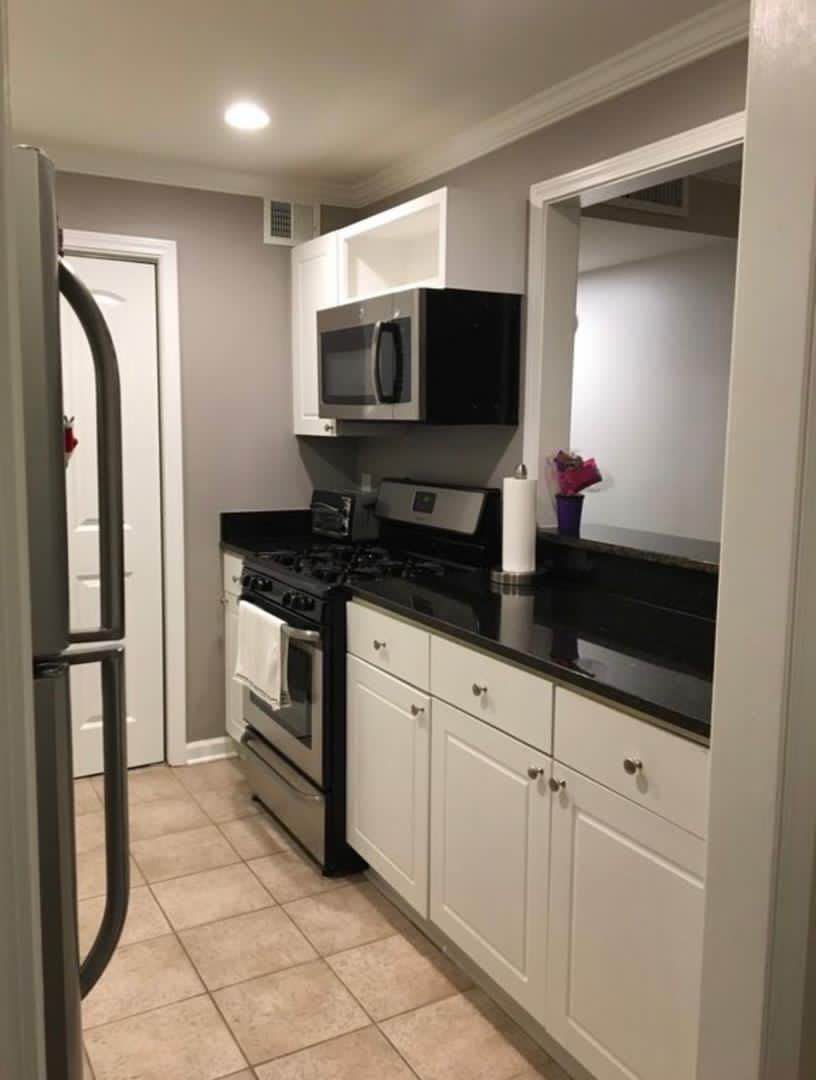    I have a cozy well furnished private studio apartment for rent feel free to contact me on +1 863-692-5236 for more details about the place thanks 