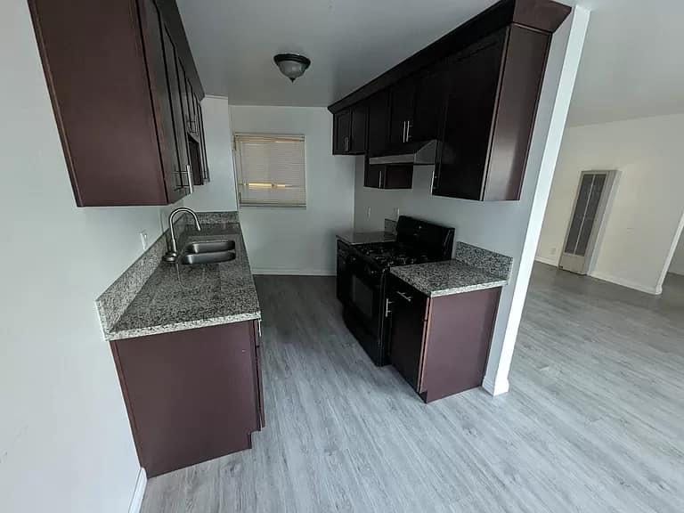 For more information text:
(680) 214 3818. (680) 214 3818
I’m offering a private and spacious 1bed 1bth for rent in 159 Lorimer St, Brooklyn, NY 11206. It comes unfurnished with all utilities included in the rent, It has its own private entrance and backyard , private bathroom and kitchen with a garage set aside for parking. Kindly (680) 214 3818 or drop your cellphone number for more information…