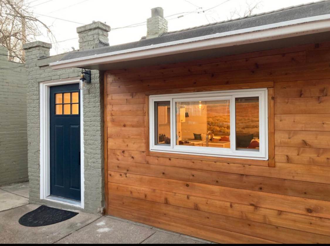 Fully Furnished 1 Bedroom, 1 Bath, Full Kitchen, Living, Stacked Laundry, Attic Storage, 456 Sq Ft
Rental Amount includes all utilities (gas, electric, internet, water, sewer, trash), and one house cleaning and linen change per month.
This is a fully modernized...
If interested email me on travkelv@outlook.com and I will reply ASAP