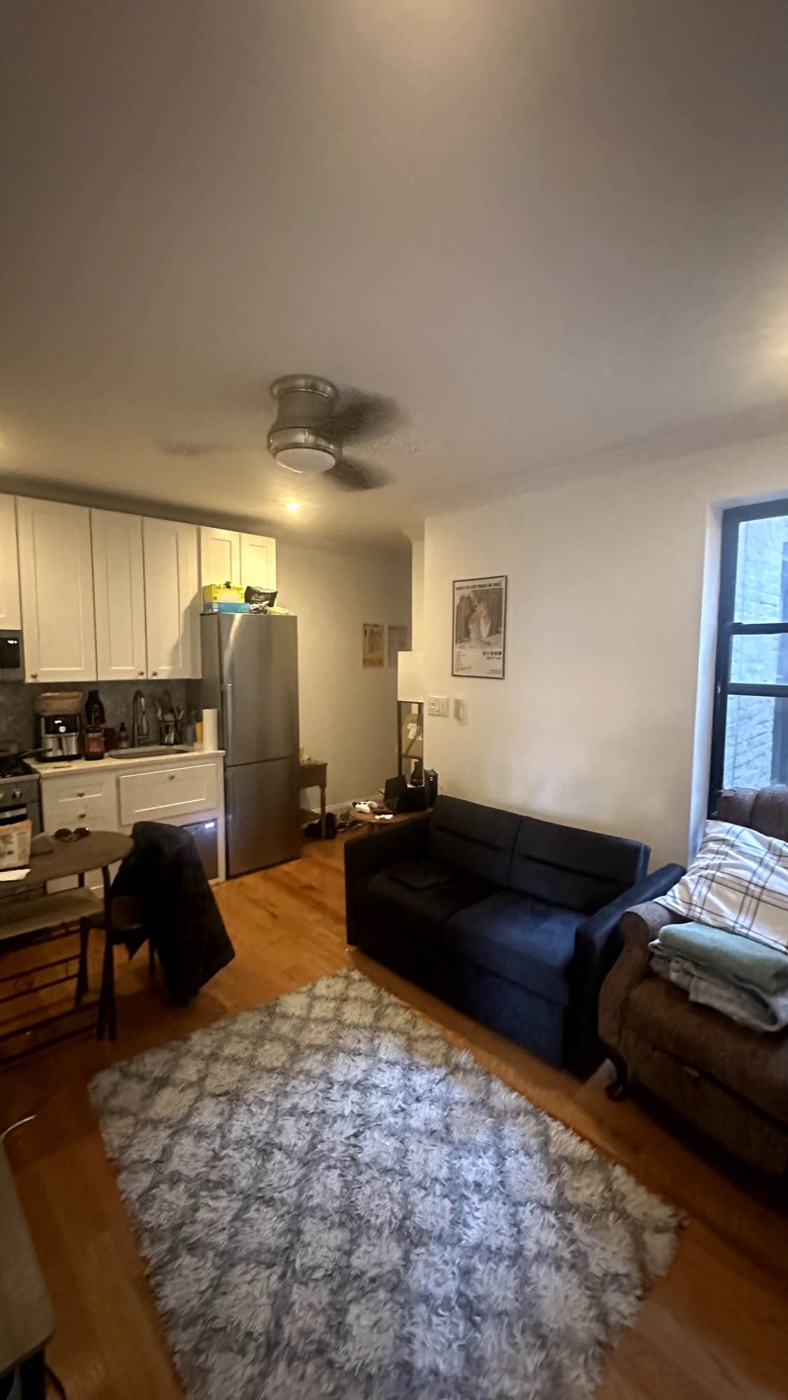 Hey! I'm moving out, so I’m looking for someone to take over my room in our bright 2BR/1BA. It’s been an awesome home base - close to trains, great light, and plenty to do around the area.
Details:
$1900/month + utilities
In-unit washer/dryer and dishwasher
Up one flight of stairs
Each room has controlled heat
Must make at least $80,000/year to be eligible, must verify employment status and 650+ credit check
3 mins to Hewes St J/M/Z, 8 mins to Metropolitan-Lorimer L/G
Pet-friendly
Lease renews in August - you can sublet until then or sign on when it renews
Message me for a video of the place!
About My Roommate:
He's 25M, works in the city in cybersecurity, and likes to keep things clean and easygoing at home. Looking for someone with a similar vibe: friendly, considerate, and down for the occasional hangout but who also values personal space. Bonus points if you’re into good food or spontaneous plans!